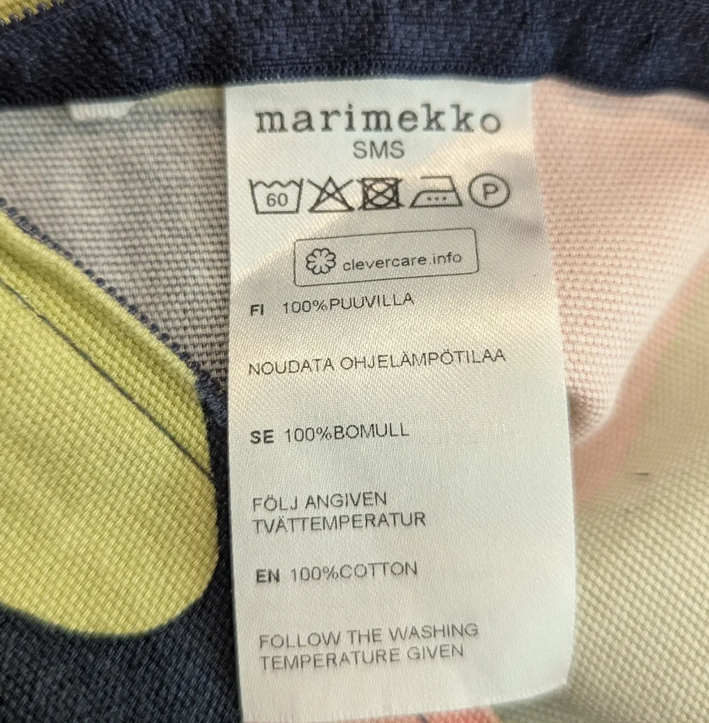 Marimekko KUKERO 100% Cotton Zip Pillow Cover 17"×17 1/2" floral green pink blac - Picture 8 of 9